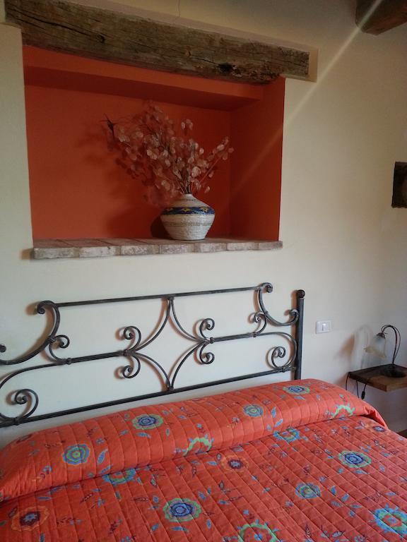Bed and Breakfast Girfalco Country House Урбино Экстерьер фото